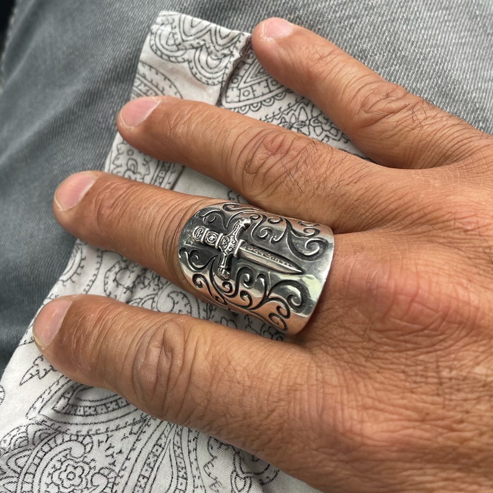 Ring - Picture 2 of 7